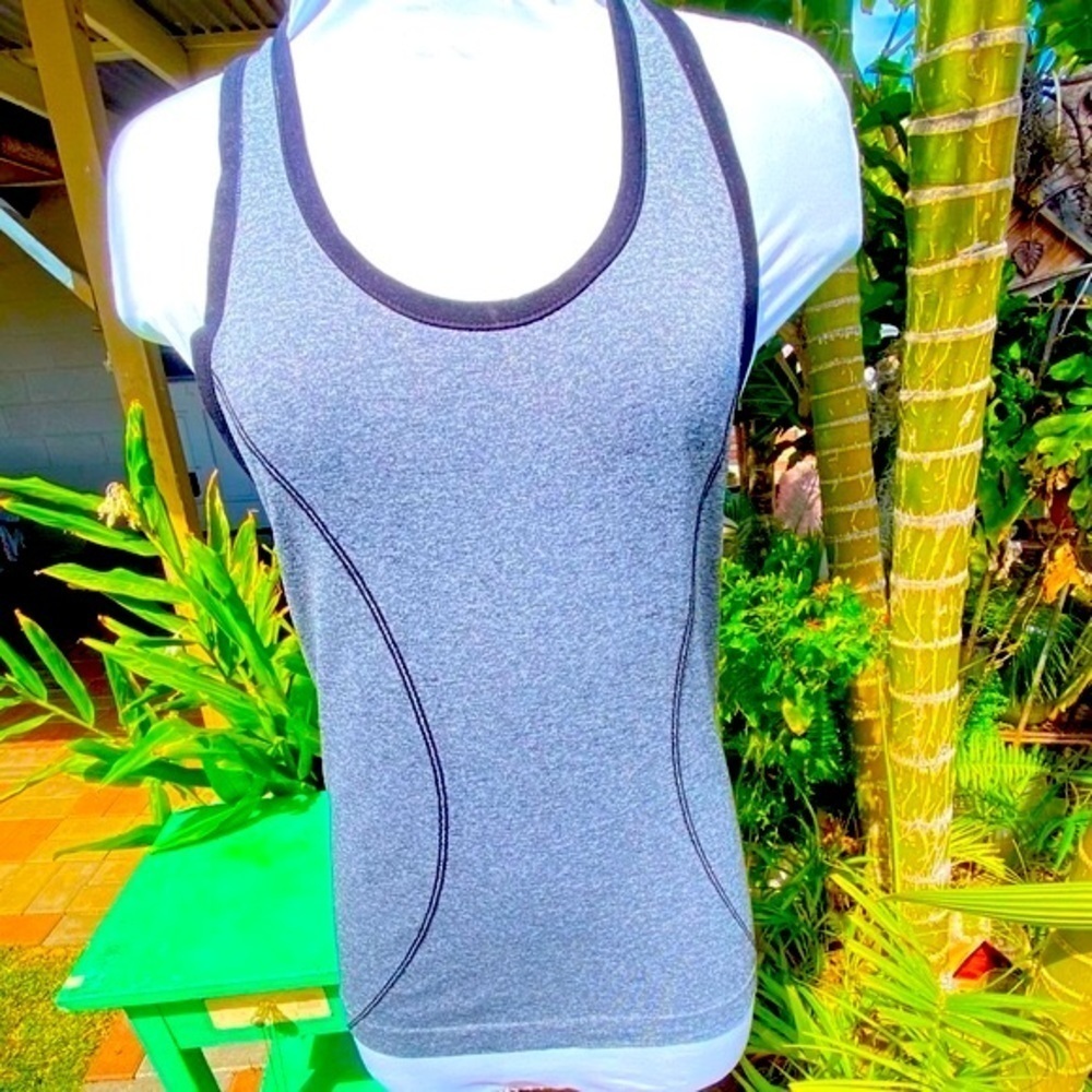 6 for$20♥️Heather gray. exercise/workout wear with black trim racer back